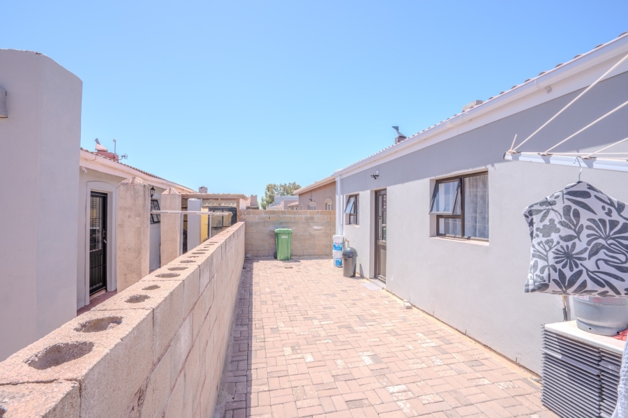 3 Bedroom Property for Sale in Bluewater Bay Western Cape